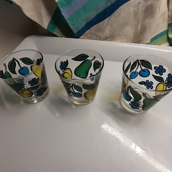 Vintage Fruit Glasses (3) - Picture 13 of 14